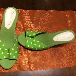 Green and white polka dot heels Size 9
